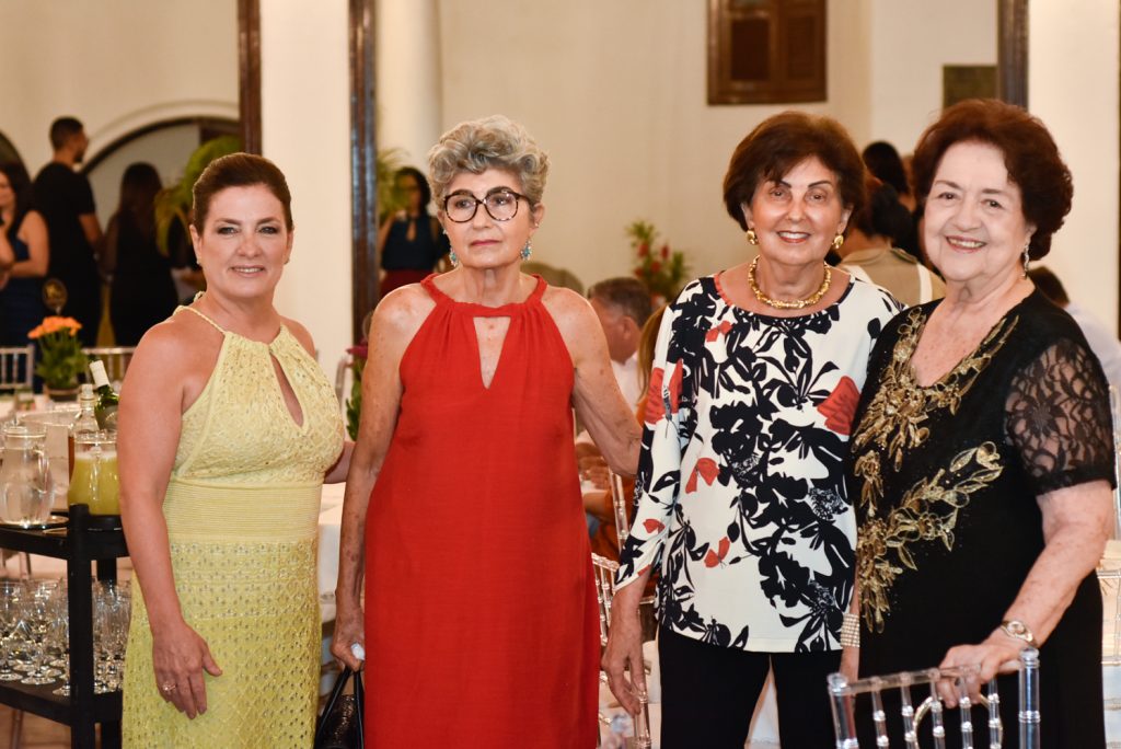 
				Regina Garcia, Silvia Jereissati, Salete Jereissati e Maria da Gloria Vilar 
				