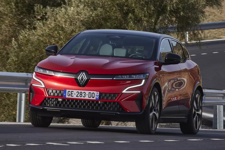 Elétrico, Renault Mégane é apresentado e chega para o ano