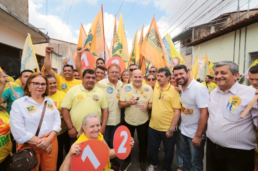 Moradores da Capital vão às ruas para apoiar a candidatura de Roberto Cláudio