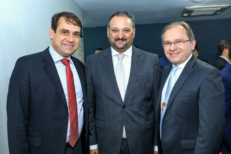 SESSÃO SOLENE NA ALECE - Patriolino Dias recebe homenagem em celebração aos 80 anos do Sinduscon-CE