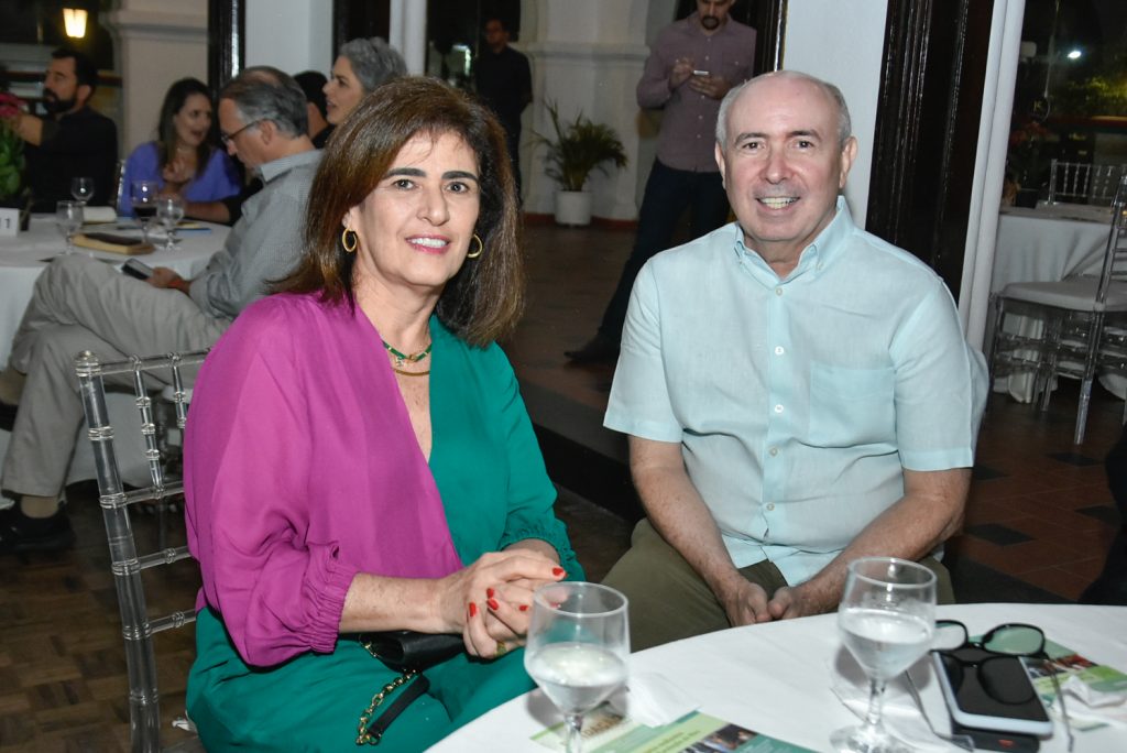 
				Samia e Amarílio Cavalcante 
				