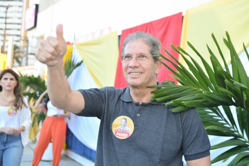 CORRIDA ELEITORAL - Salmito Filho inaugura comitê oficial com a presença de eleitores e lideranças políticas
