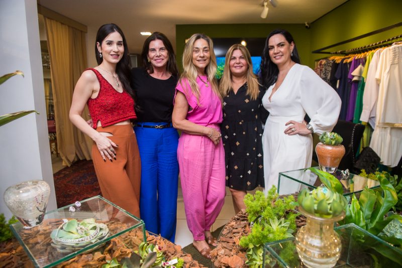 Sofia Torquato, Sandra Pinheiro, Célia Magalhães, Cristiane Lima E Amanda Castanheira