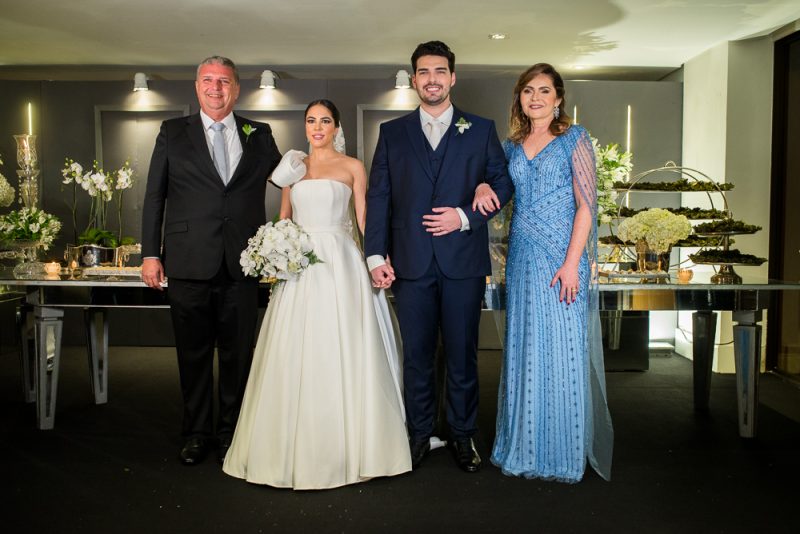 Chuva de arroz - Talyne Ximenes e Ítalo Bastos trocam alianças e celebram união no Hotel Gran Marquise