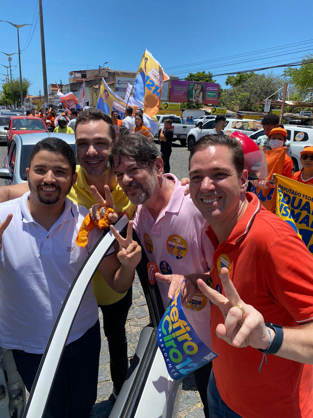 Em Aracati, Cid Gomes participa de atividade de campanha em apoio a Eduardo e Guilherme Bismarck