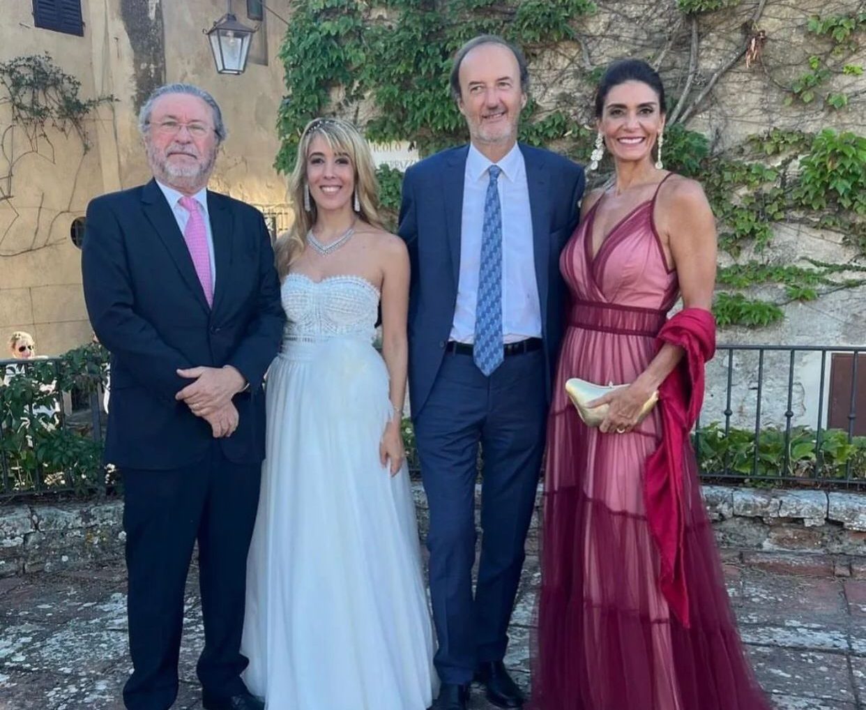 Raquel Machado e Luigi Malenchini celebram o amor em castelo na Itália