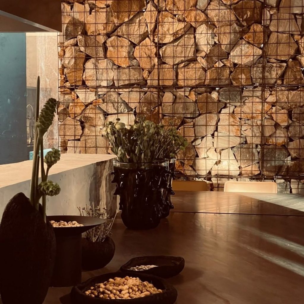 310980768 3311411195794585 3598460320380185269 N