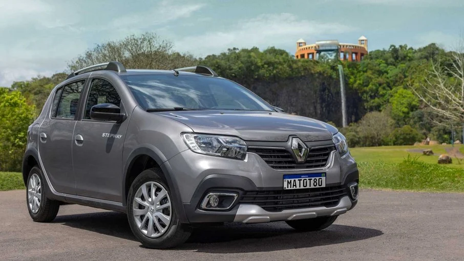 Entra Renault Stepway 1.0, sai Sandero