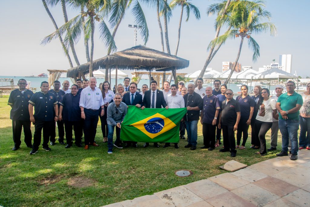 Almoço Com O Ministro Do Turismo Carlos Brito No Iate Clube (10)
