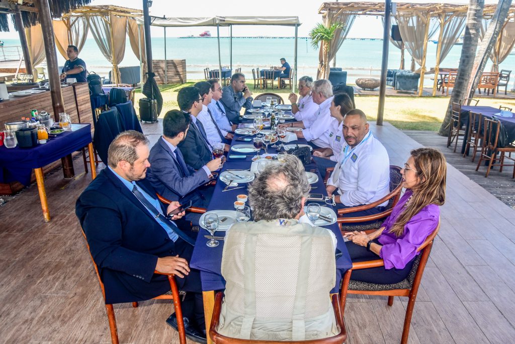 Almoço Com O Ministro Do Turismo Carlos Brito No Iate Clube (23)