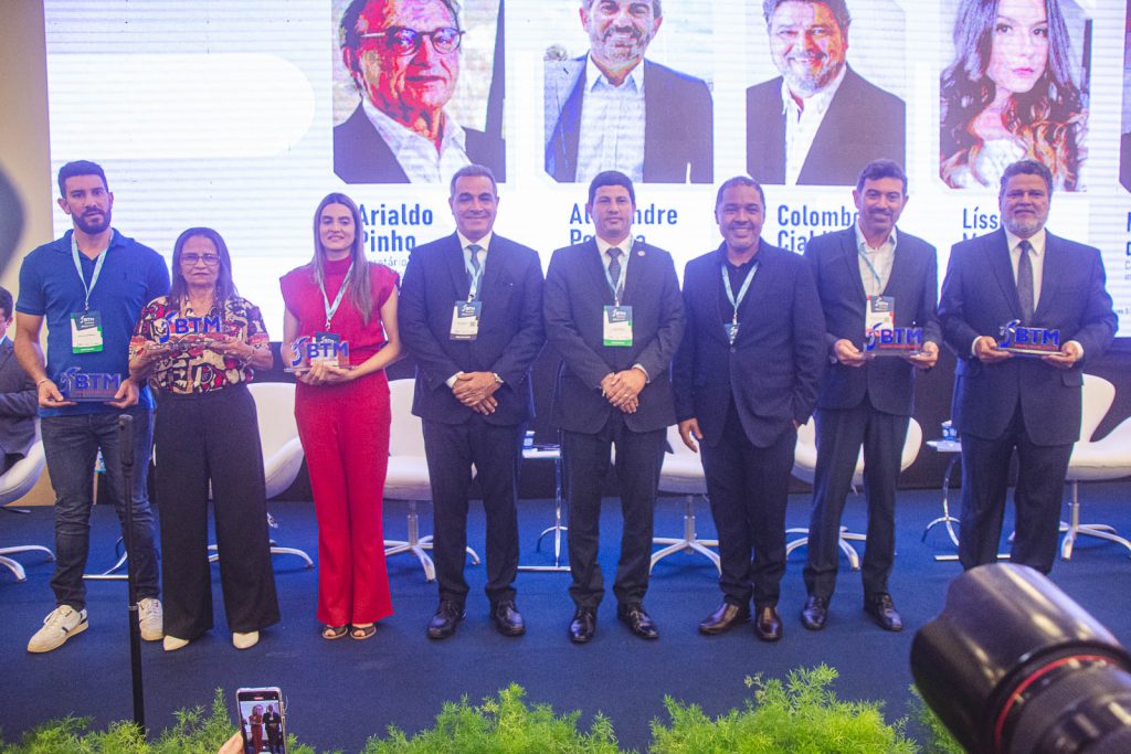 Aquiles Segundo, Maria Consuelo, Denise Carra, Murilo Mesquita, Carlos Brito, Paulo Junior, Alexandre Pereira E Colombo Cialdini