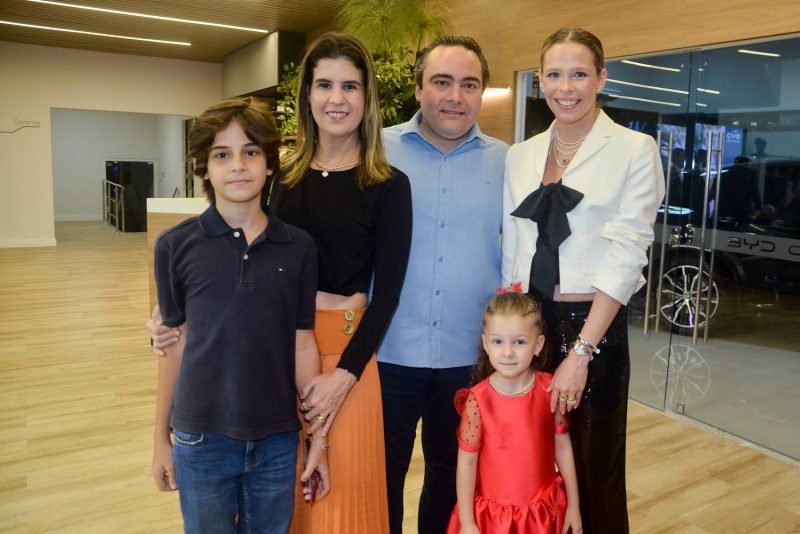 BYD-Carmais - Grupo Carmais inaugura primeira loja física da BYD em Fortaleza