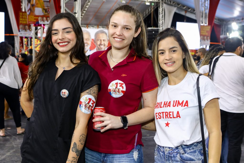 Camila De Padua, Mariana Nepomuceno E Carolina Gifoni