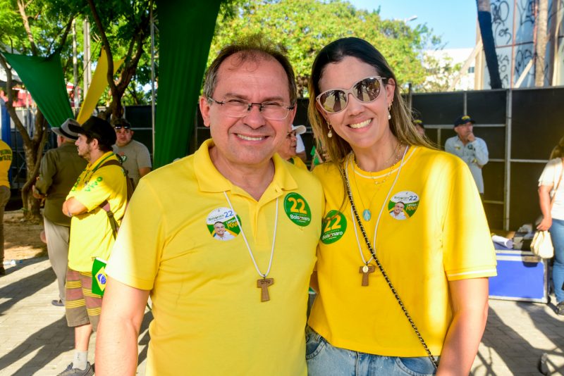 Eleições 2022 - Jair Bolsonaro busca votos de eleitores cearenses durante comício neste sábado (15)
