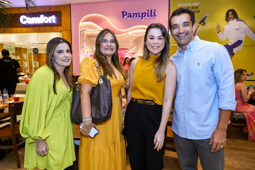 Ciane Negreiros, Carol Negreiro, Livia Correia E Valmique Gomes (2)