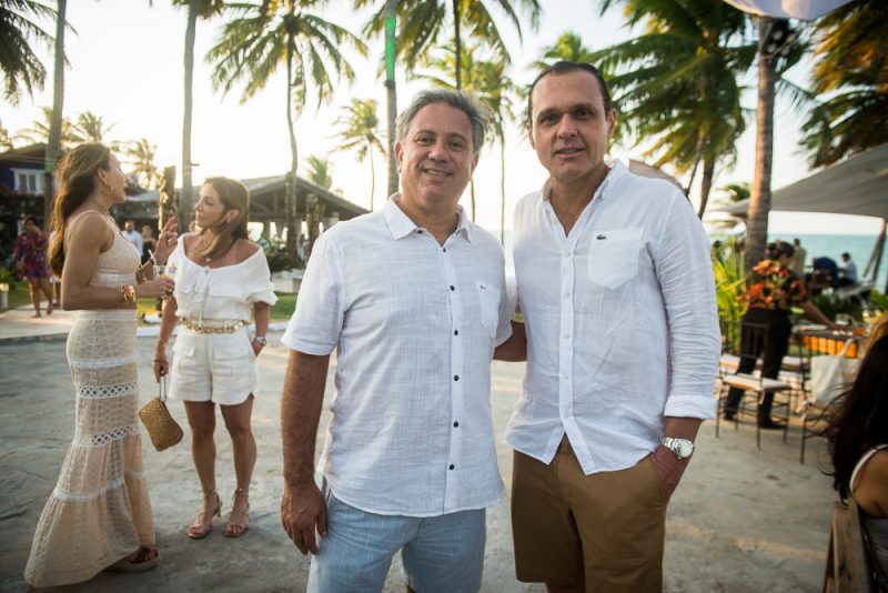 Lagoinha Sessions - Luciano Cavalcante festeja nova idade rodeado de amigos na praia da Lagoinha