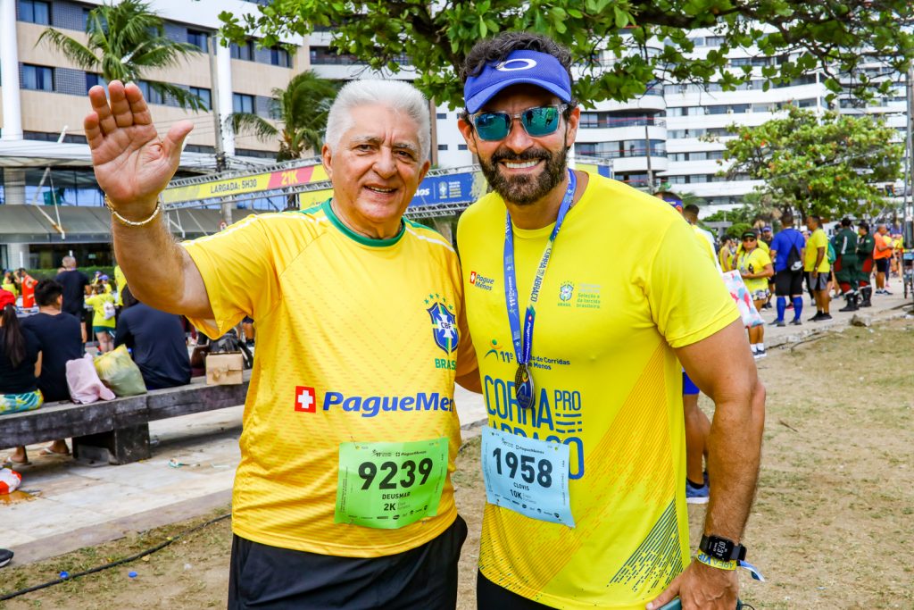 Deusmar Queiros E Clovia Holanda