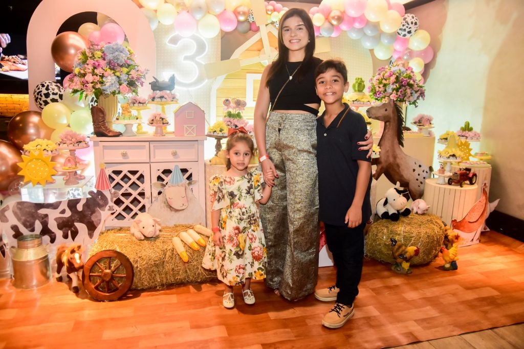 Elis, Danielle E Mateus De Almeida (1)