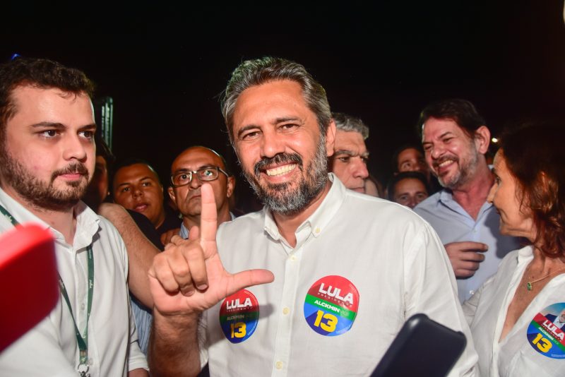 Ato de Reconciliação - Elmano, Camilo, Izolda e Cid juntos em evento no Comitê Central do PT