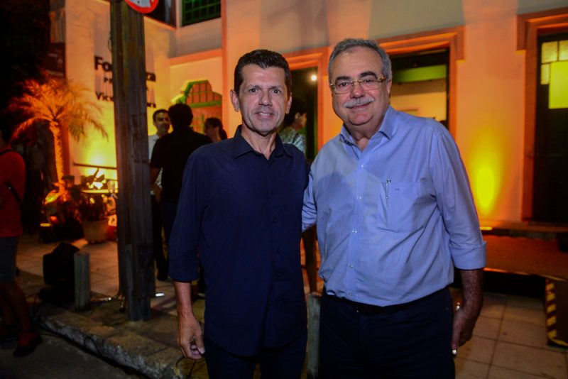 REDUÇÃO TRIBUTÁRIA - Élcio Batista sanciona lei que prevê ampliação de área com incentivos fiscais na Praia de Iracema