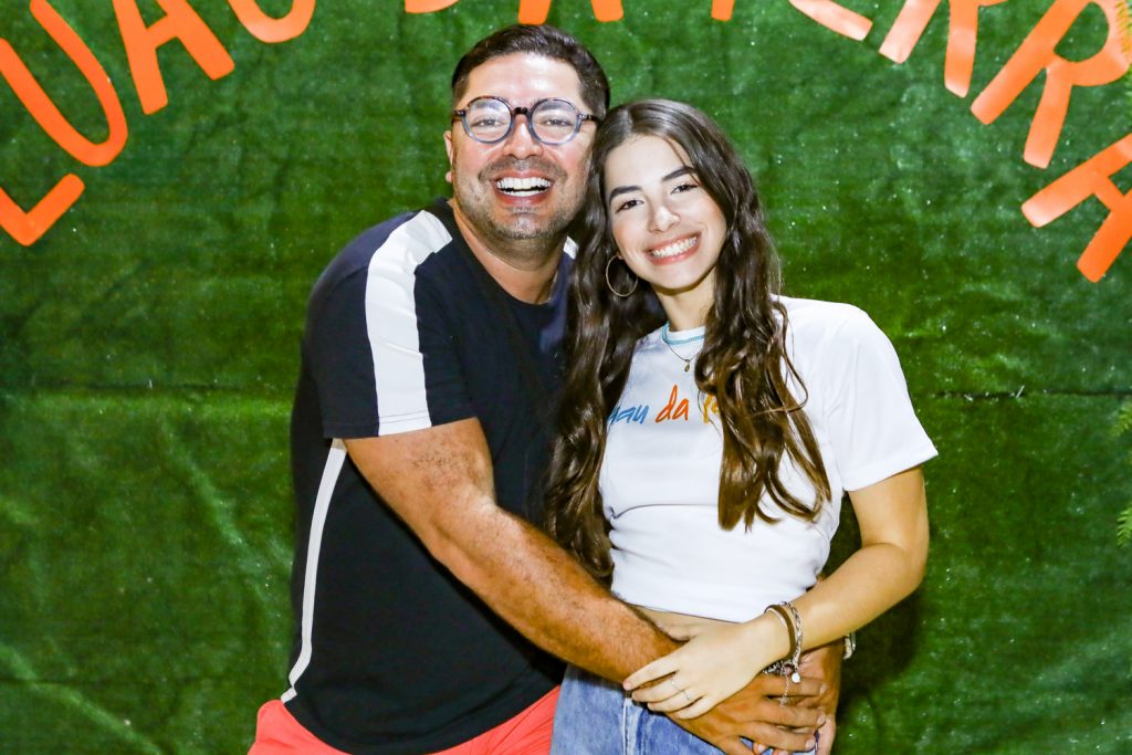 Erico Sauderes E Camila Martins