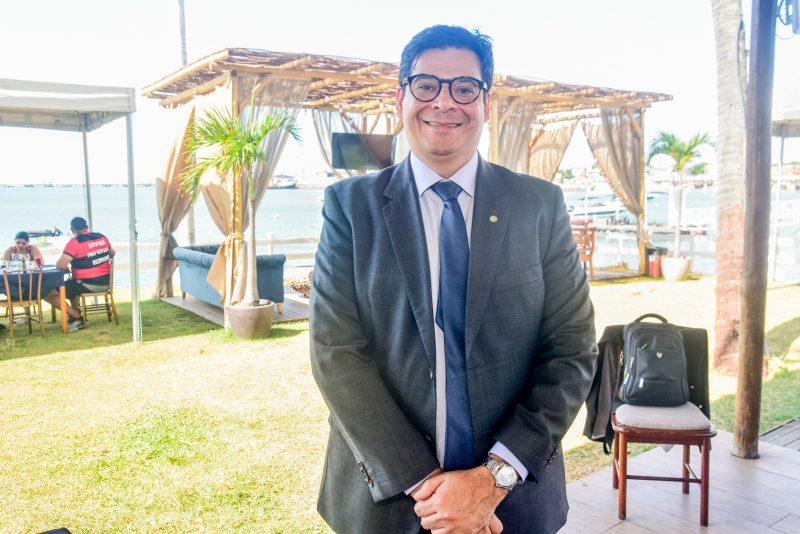 Almoço - Ministro do Turismo, Carlos Brito, é recepcionado no Iate Clube pelo vice-comodoro Manoel Linhares
