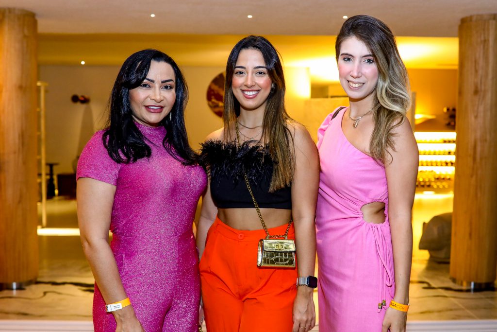 Franciane E Monalisa Leal, Amanda Rodrigues