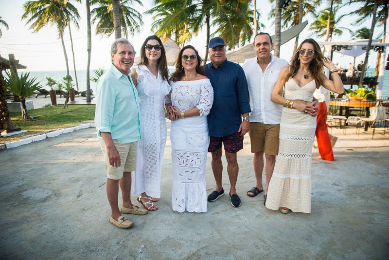 Lagoinha Sessions - Luciano Cavalcante festeja nova idade rodeado de amigos na praia da Lagoinha