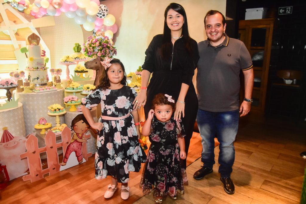 Iane Sobreira, Iasmin Mendonça, Isis E Silvio Sobreira (2)