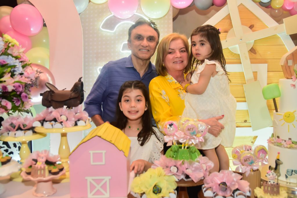 Iramar E Nadja Lima Moreira, Maria Fernanda E Maria Victória (1)