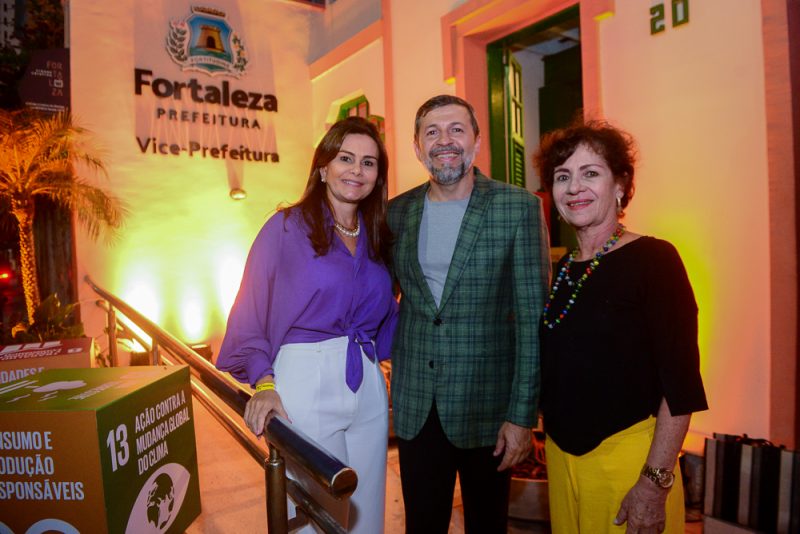 REDUÇÃO TRIBUTÁRIA - Élcio Batista sanciona lei que prevê ampliação de área com incentivos fiscais na Praia de Iracema