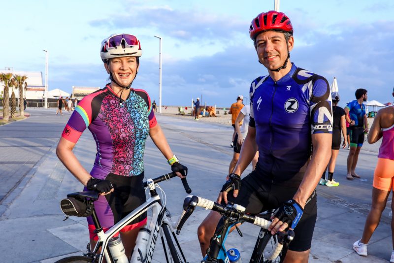 Triathlon - Atletas participam do treino simulado para o Ironman 70.3 Fortaleza na Av. Beira-Mar