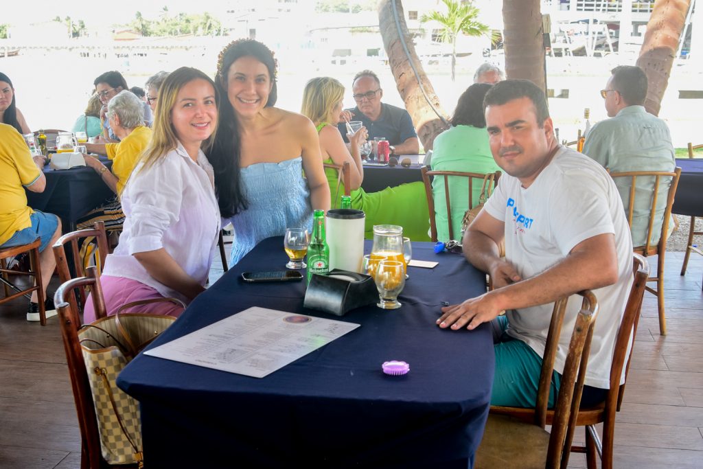 Kary Aguiar, Nayara Moura E Ezequiel Amaral (2)