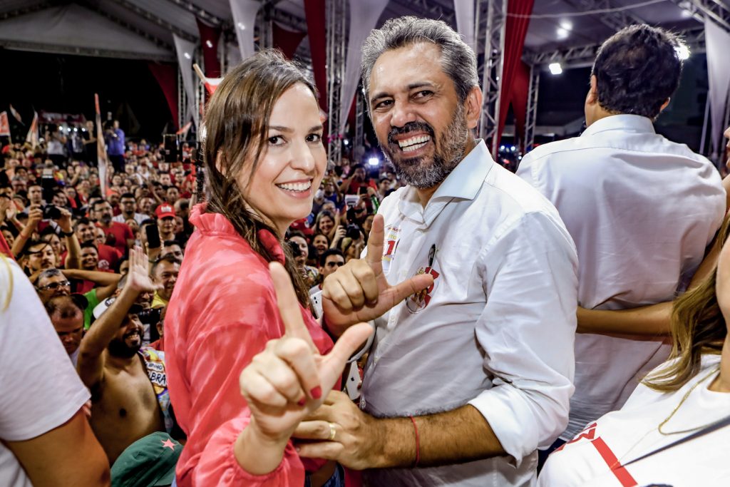 Lia E Elmano De Freitas