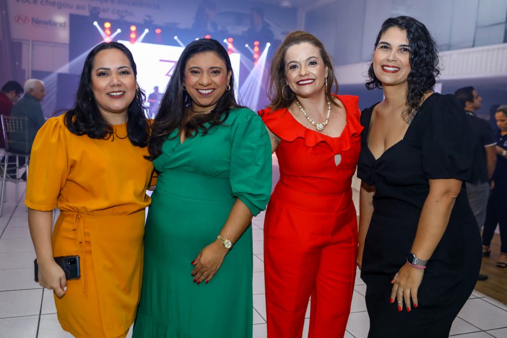 Liz Louzano, Amanda Freitas, Taciana Ribeiro E Patricia Kinochita (2)