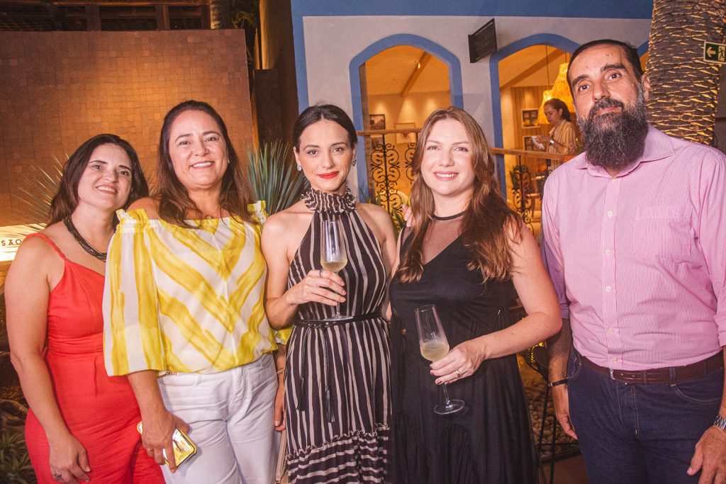 Luciana Lago, Claudia Santiago, Sara Jessica, Aline Diogenes E Fabricio Pereira