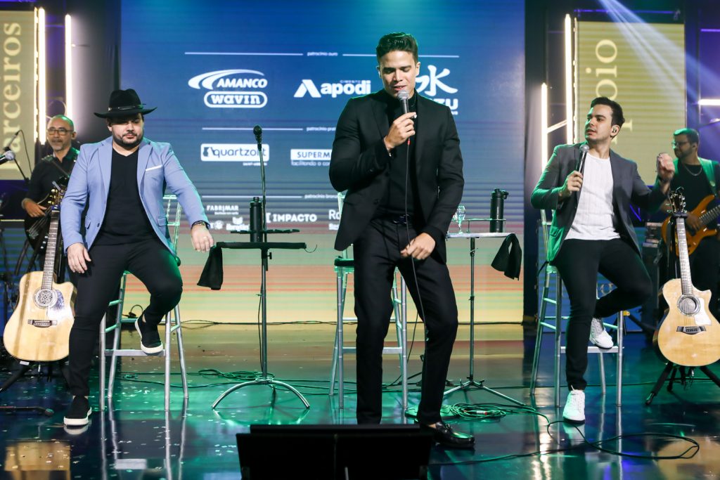 Luis Marcelo E Gabriel Canta Com Marcos Lessa (2)