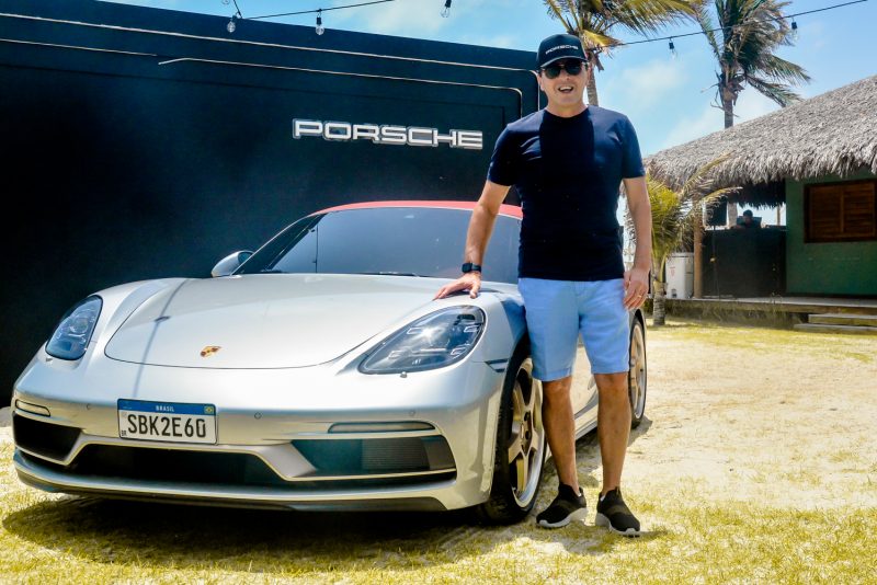 LIFESTYLE - Porsche Center Fortaleza une performance de carrões e kitesurfe em sunset party