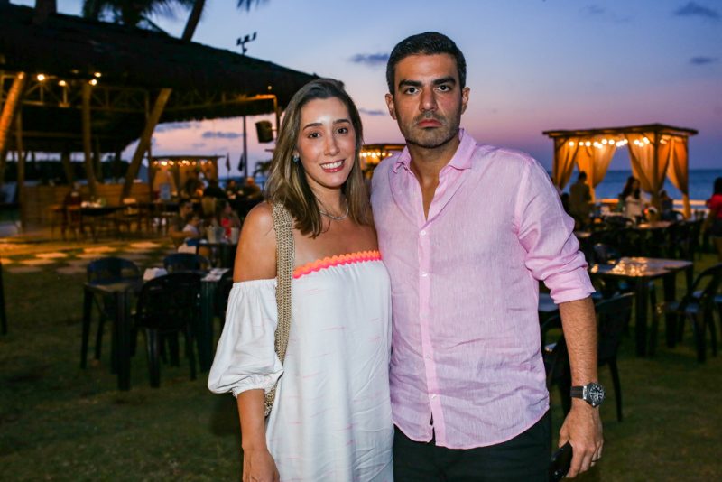 Point de Badalação - Lounges do Iate Clube fervilham de bacanas no sunset da tarde de sábado(8)