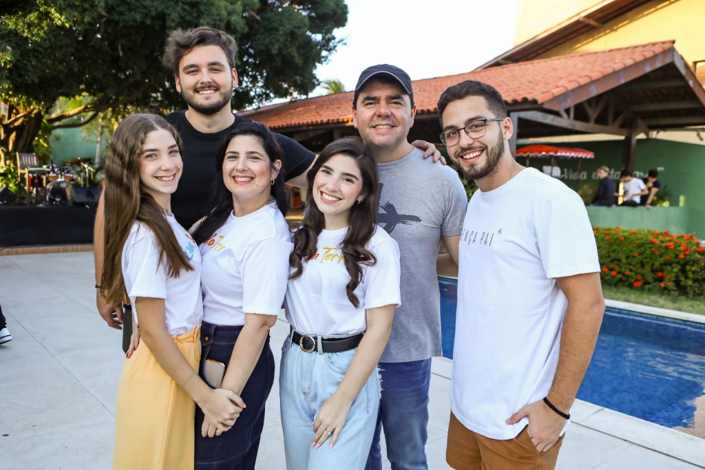 Marcela Cavalcante, Victor Aguiar, Raquel Cavalcante, Larissa Cavalcante, Rodrigo Matos E Everardo Neto (1)