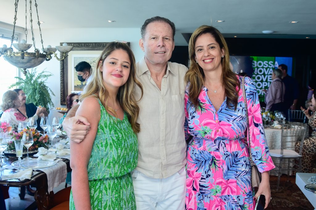 Maria Cavalcante, Julio Ventura E Patricia Cavalcante