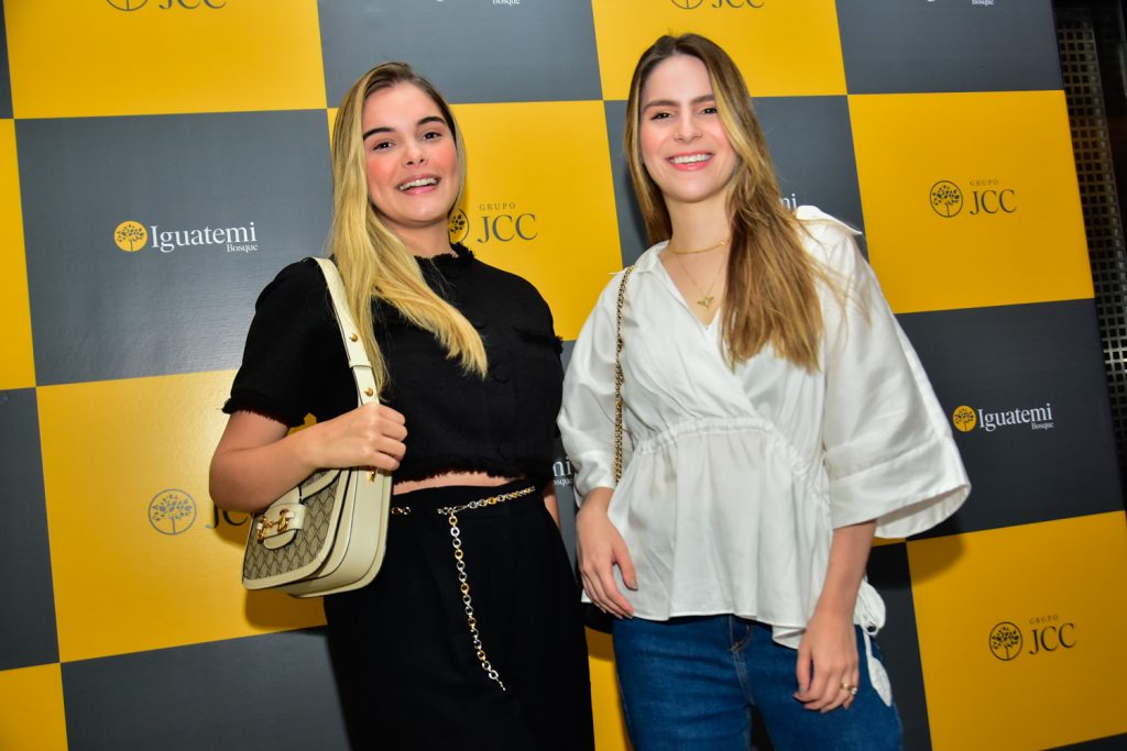 Nicole Vichnevski E Lara Linhares (2)