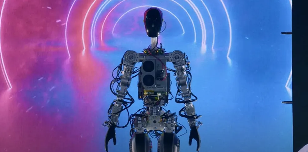 Elon Musk apresenta novo robô humanoide da Tesla