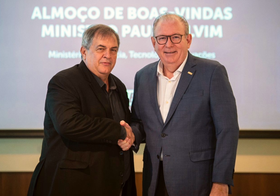 Ricardo Cavalcante apresenta Hub de Hidrogênio Verde e o Observatório da Indústria para o ministro Paulo Alvim