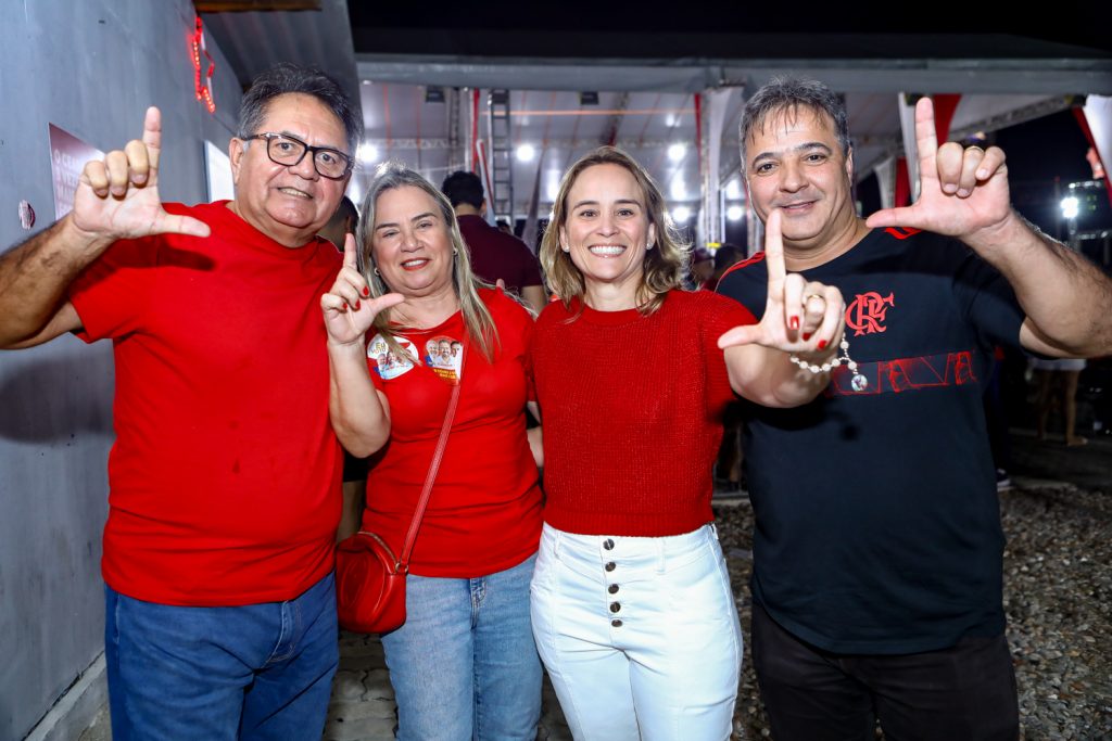 Quintino E Leia Vieira, Marcos E Fernanda Pacobahyba