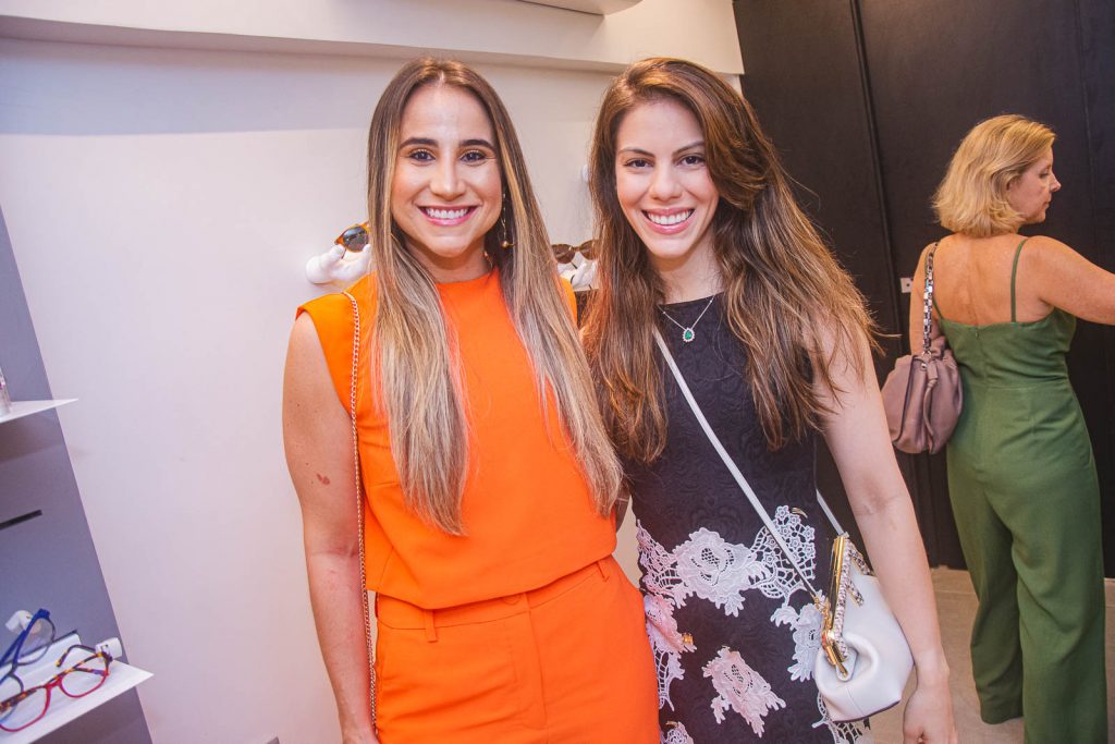 Roberta Fernandes E Manoela Rolim