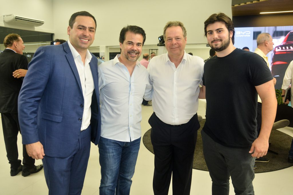 Rodrigo Ventura, Duda Brigido, Francisco Ventura E Dudu Brigido (1)