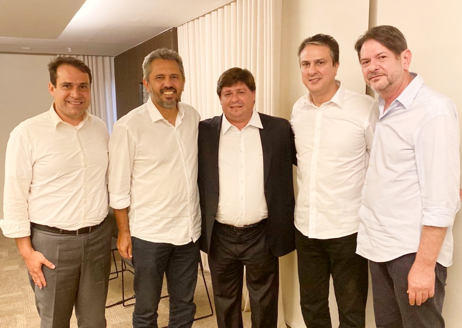 Cid Gomes reúne parlamentares do PDT, estaduais e federais, para apoio a Lula