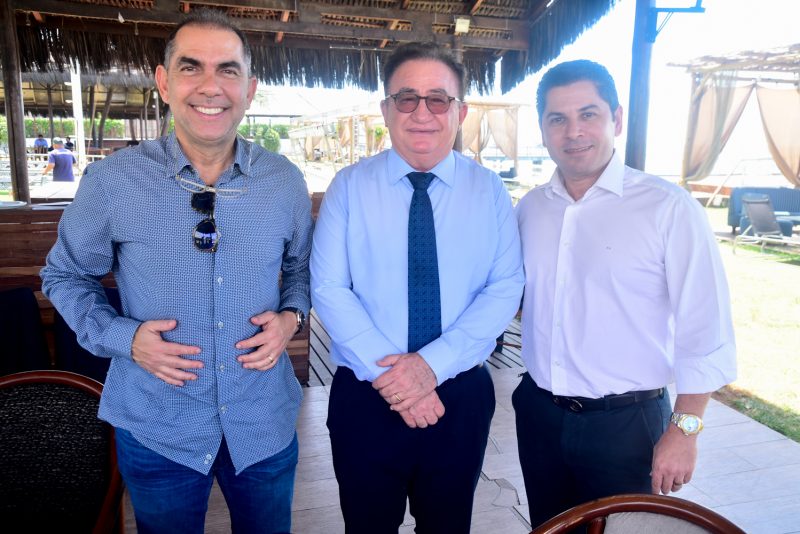 Almoço - Ministro do Turismo, Carlos Brito, é recepcionado no Iate Clube pelo vice-comodoro Manoel Linhares