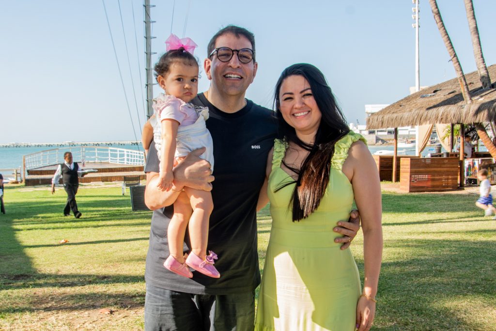 Sofia, Alvaro E Rebeca Madeira